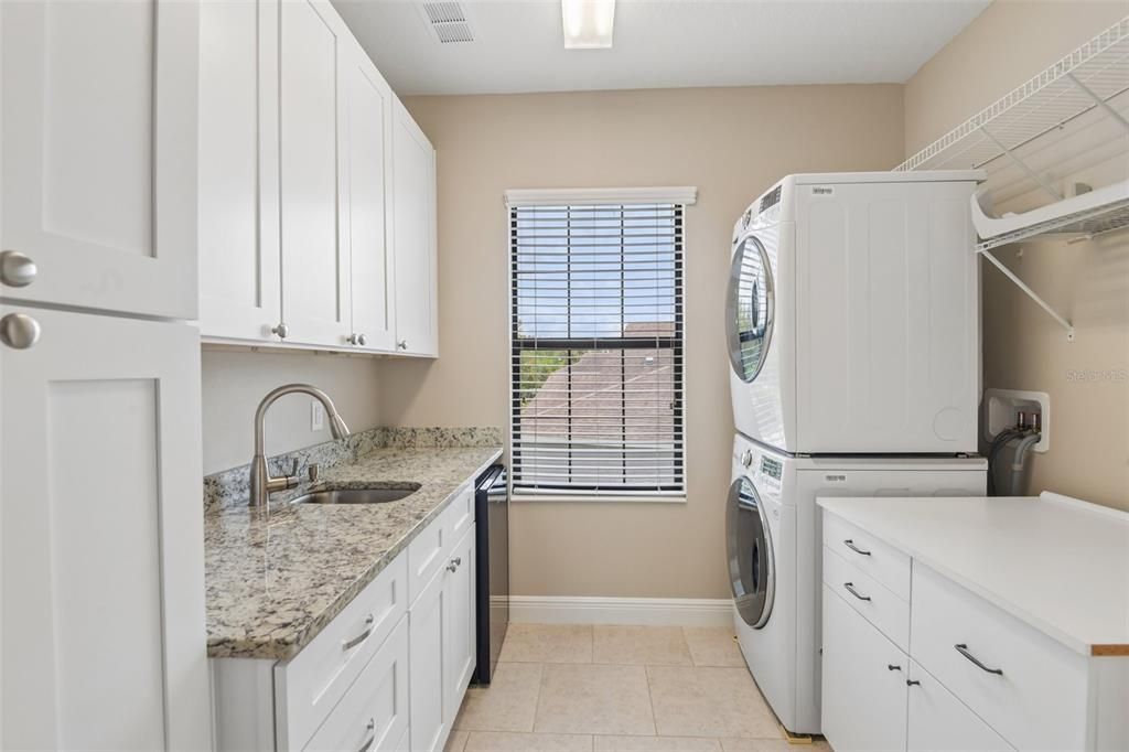 For Sale: $770,000 (5 beds, 4 baths, 3522 Square Feet)
