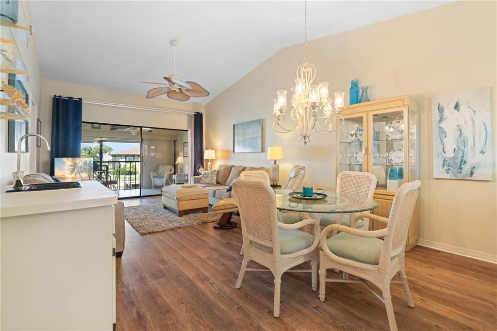 Active With Contract: $279,900 (2 beds, 2 baths, 1111 Square Feet)