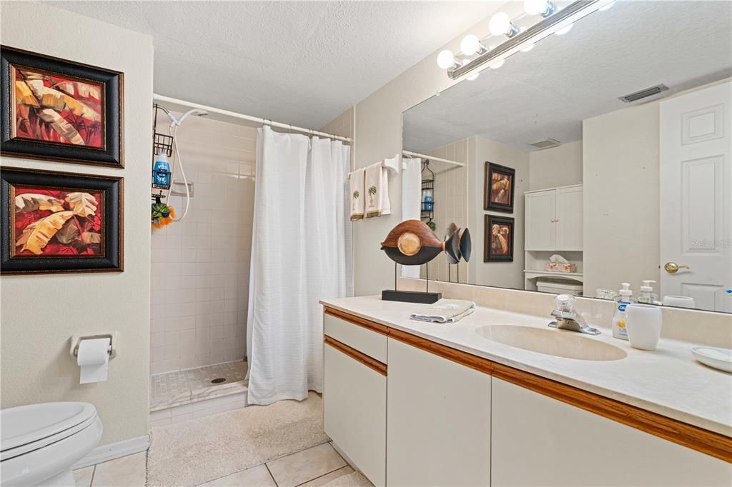 Active With Contract: $279,900 (2 beds, 2 baths, 1111 Square Feet)