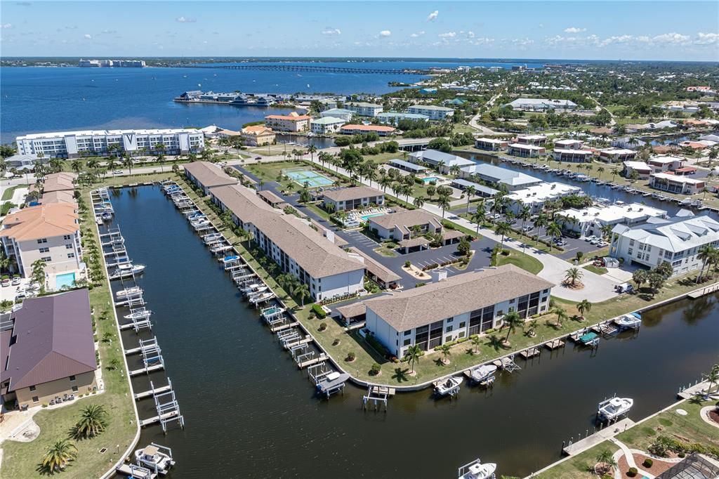 Active With Contract: $279,900 (2 beds, 2 baths, 1111 Square Feet)