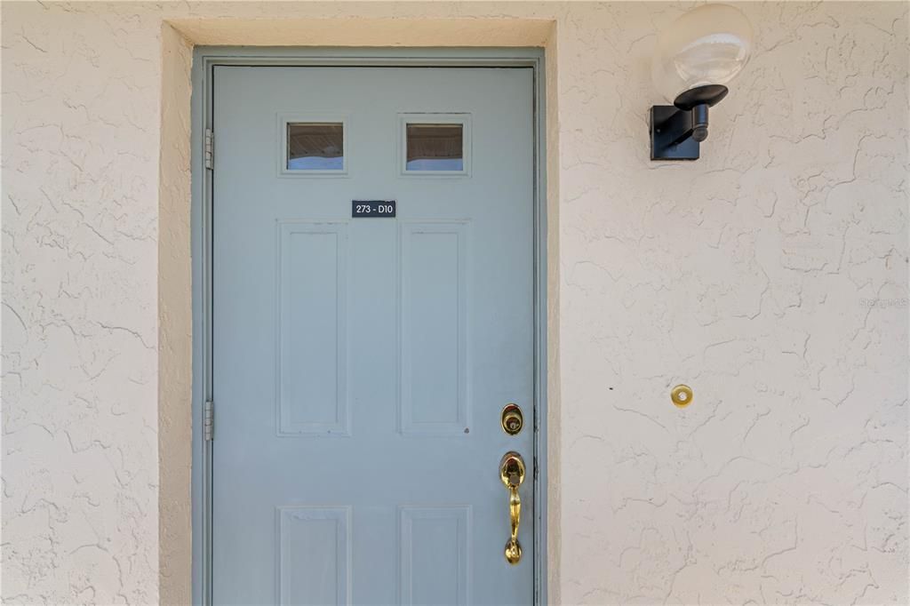 Active With Contract: $279,900 (2 beds, 2 baths, 1111 Square Feet)