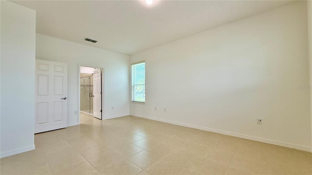 Activo con contrato: $508,000 (3 camas, 2 baños, 2241 Pies cuadrados)