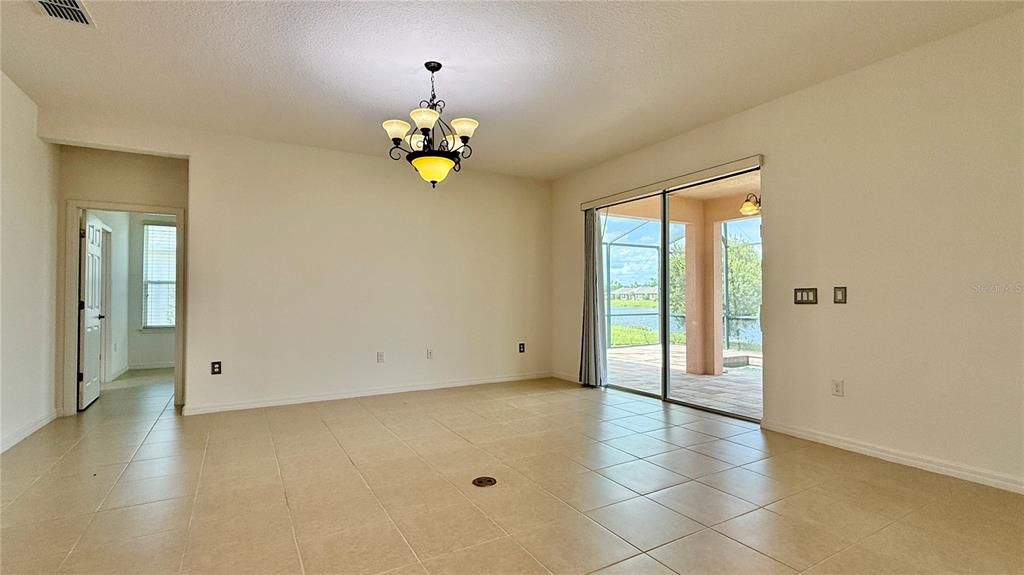 Activo con contrato: $508,000 (3 camas, 2 baños, 2241 Pies cuadrados)