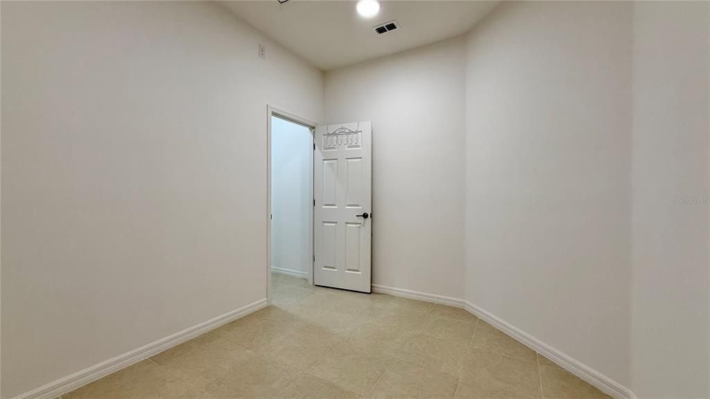 Activo con contrato: $508,000 (3 camas, 2 baños, 2241 Pies cuadrados)