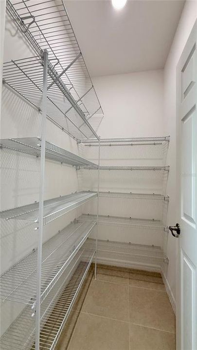 Activo con contrato: $508,000 (3 camas, 2 baños, 2241 Pies cuadrados)