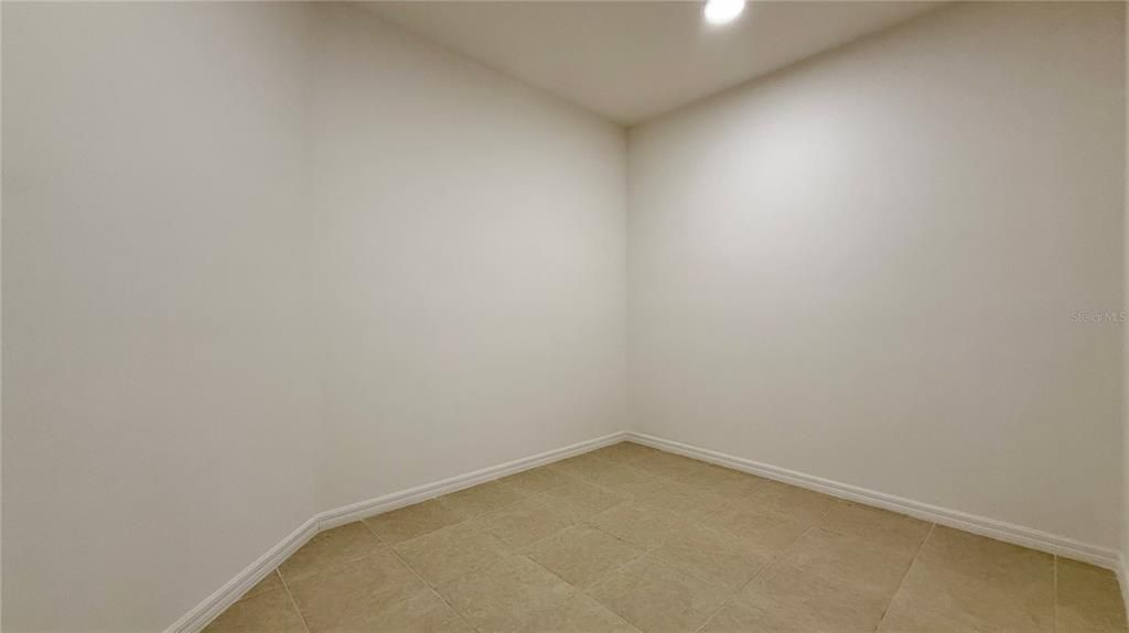 Activo con contrato: $508,000 (3 camas, 2 baños, 2241 Pies cuadrados)