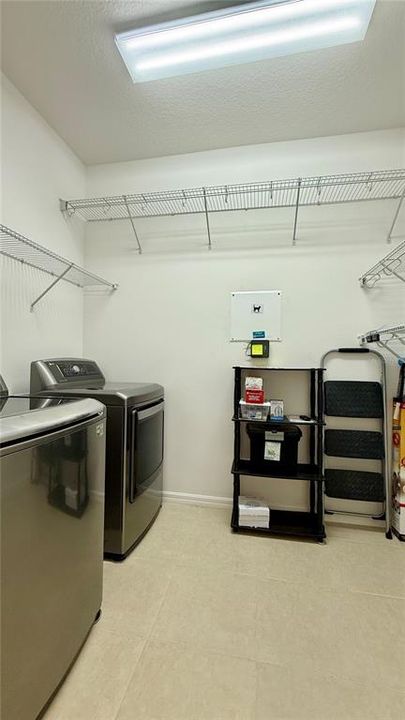 Activo con contrato: $508,000 (3 camas, 2 baños, 2241 Pies cuadrados)