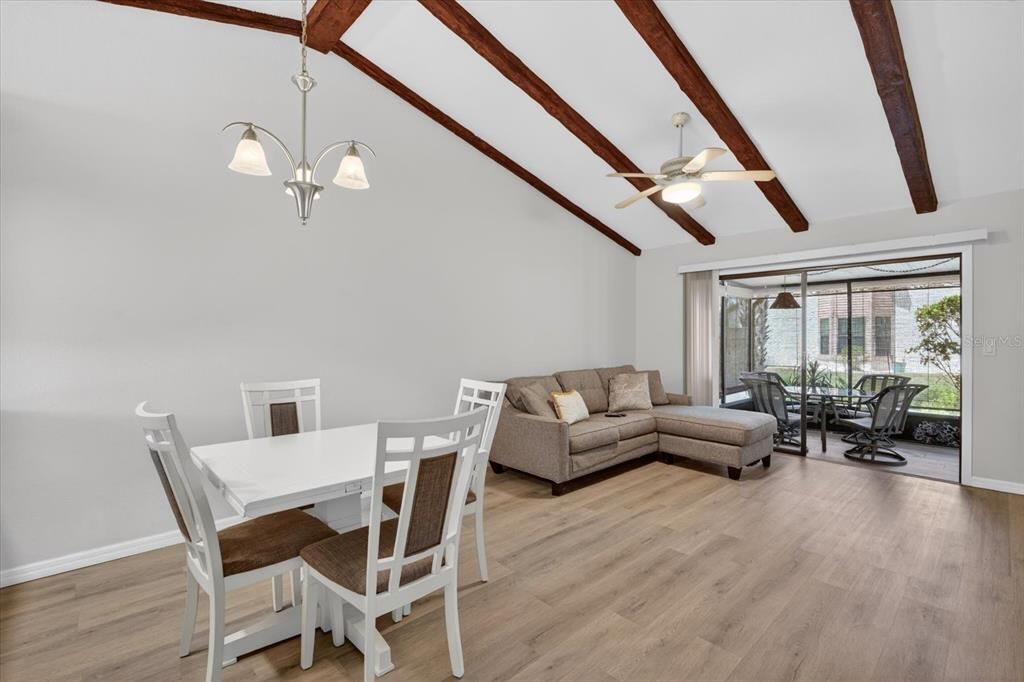 For Sale: $149,900 (2 beds, 1 baths, 767 Square Feet)