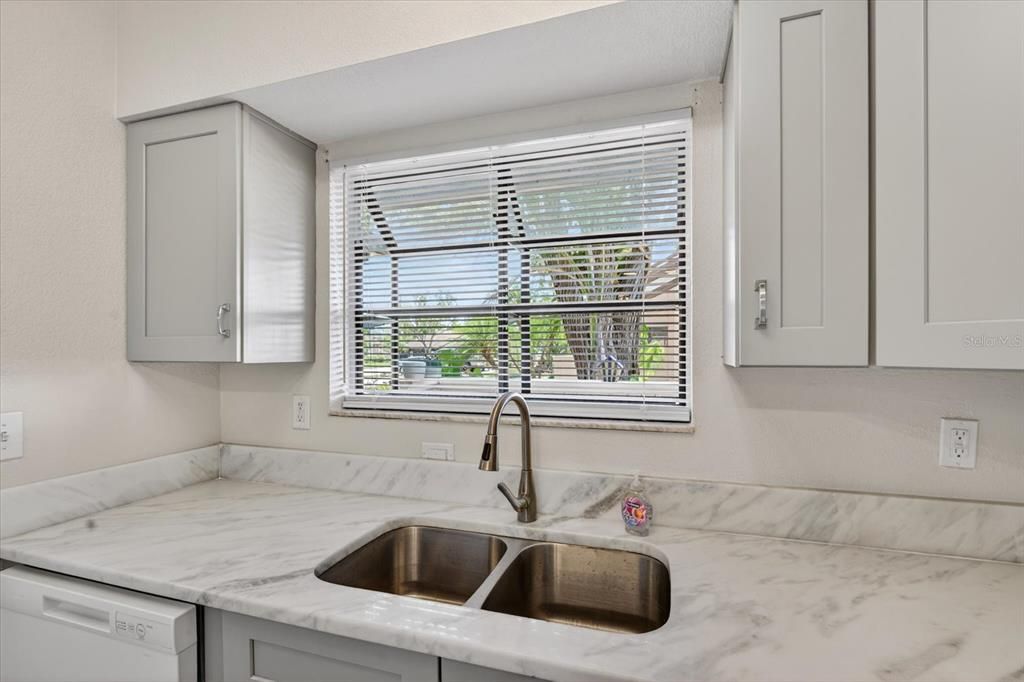 For Sale: $149,900 (2 beds, 1 baths, 767 Square Feet)