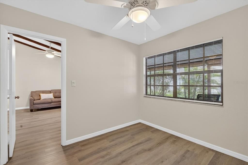 For Sale: $149,900 (2 beds, 1 baths, 767 Square Feet)