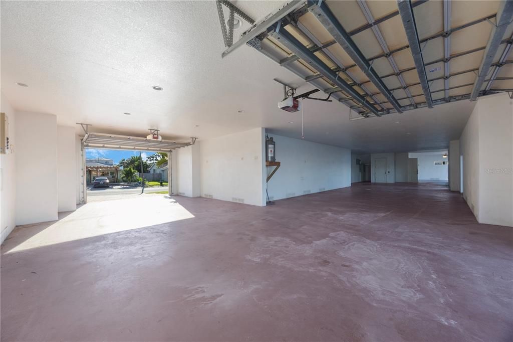 For Rent: $8,000 (5 beds, 3 baths, 3750 Square Feet)