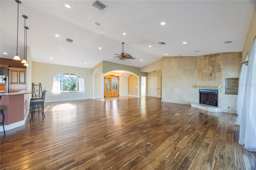 For Rent: $8,000 (5 beds, 3 baths, 3750 Square Feet)