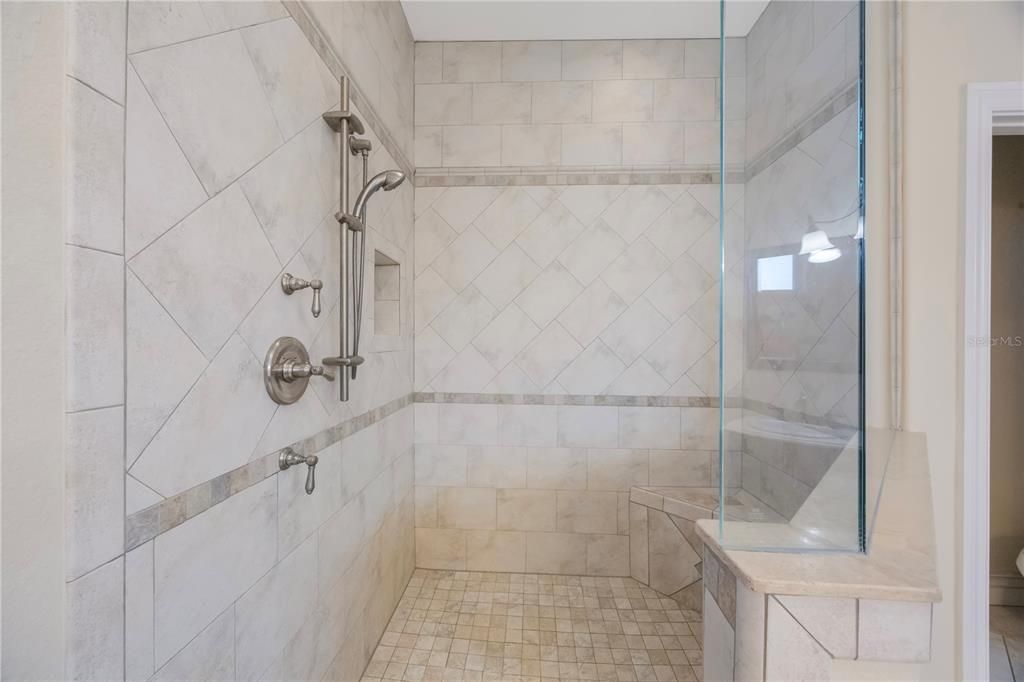 For Rent: $8,000 (5 beds, 3 baths, 3750 Square Feet)