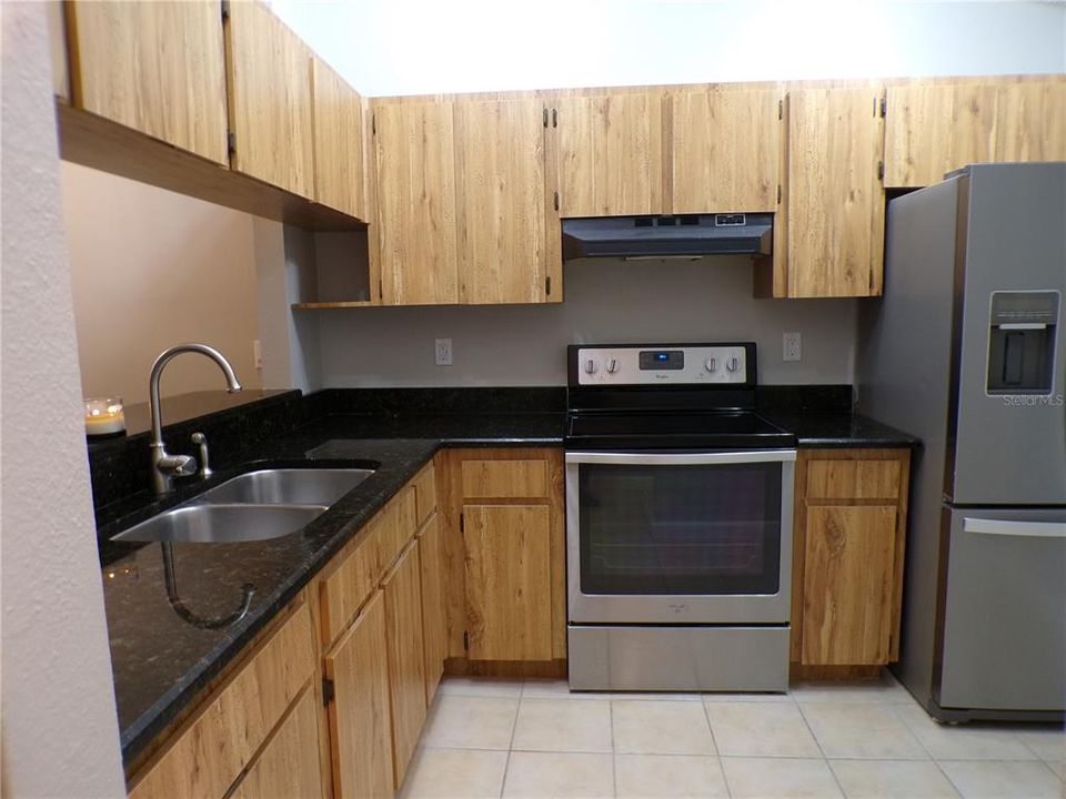 Active With Contract: $245,000 (2 beds, 2 baths, 1132 Square Feet)
