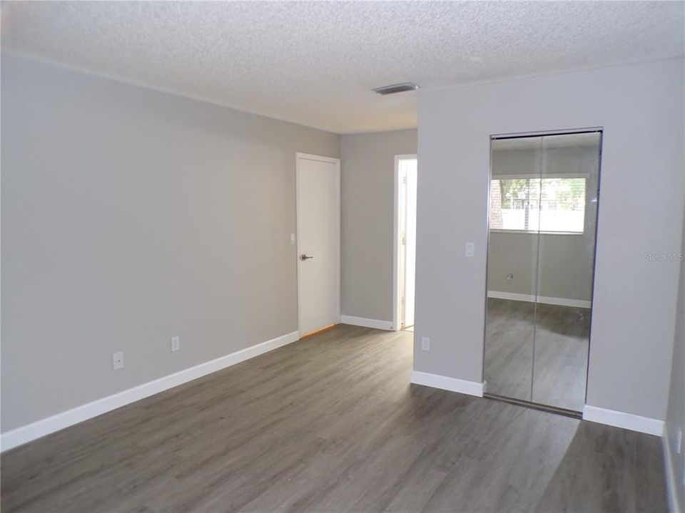 Active With Contract: $245,000 (2 beds, 2 baths, 1132 Square Feet)