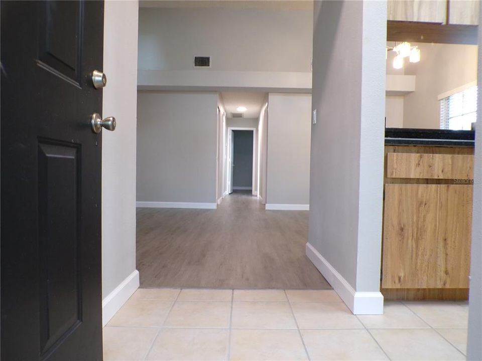 Active With Contract: $245,000 (2 beds, 2 baths, 1132 Square Feet)