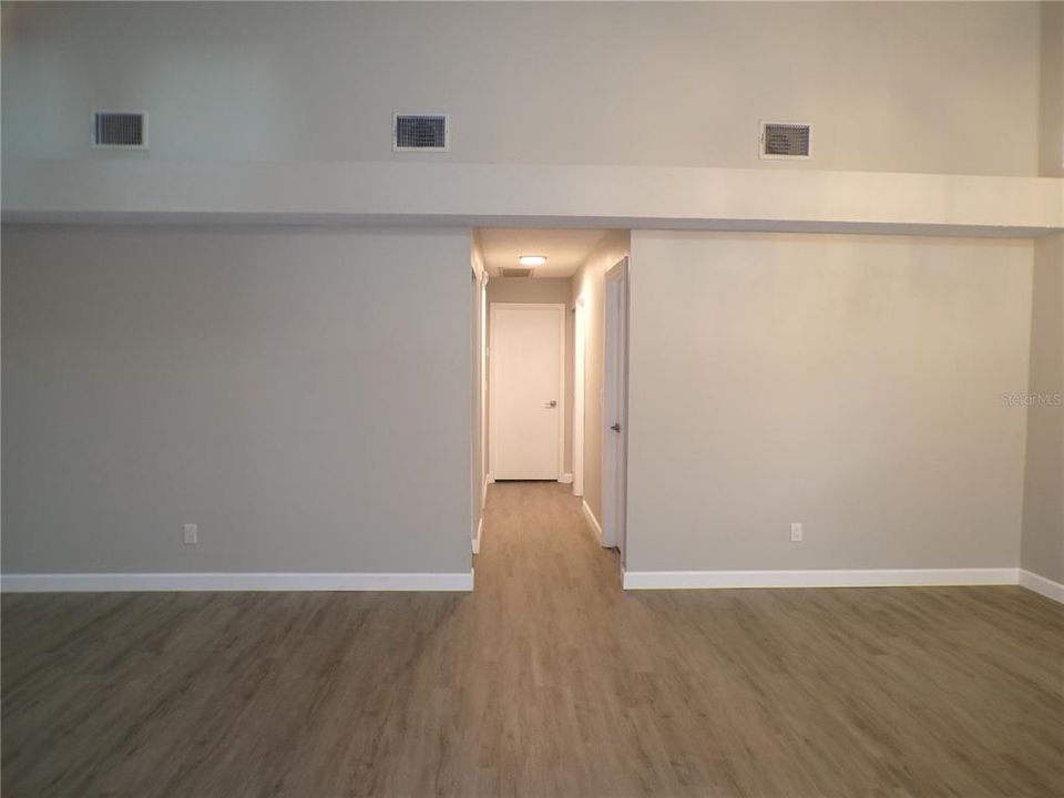 Active With Contract: $245,000 (2 beds, 2 baths, 1132 Square Feet)