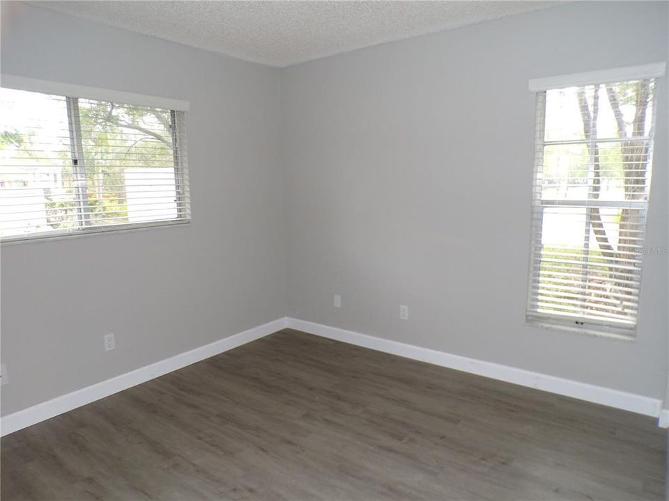 Active With Contract: $245,000 (2 beds, 2 baths, 1132 Square Feet)