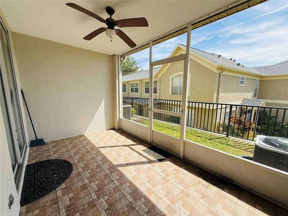 Active With Contract: $1,900 (2 beds, 2 baths, 1406 Square Feet)