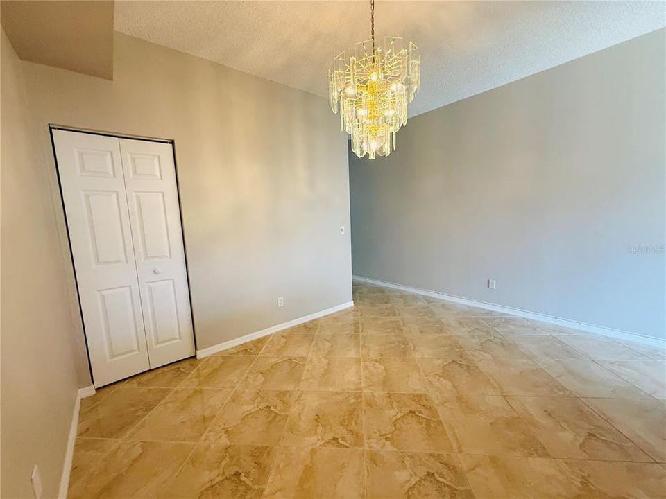 Active With Contract: $1,900 (2 beds, 2 baths, 1406 Square Feet)