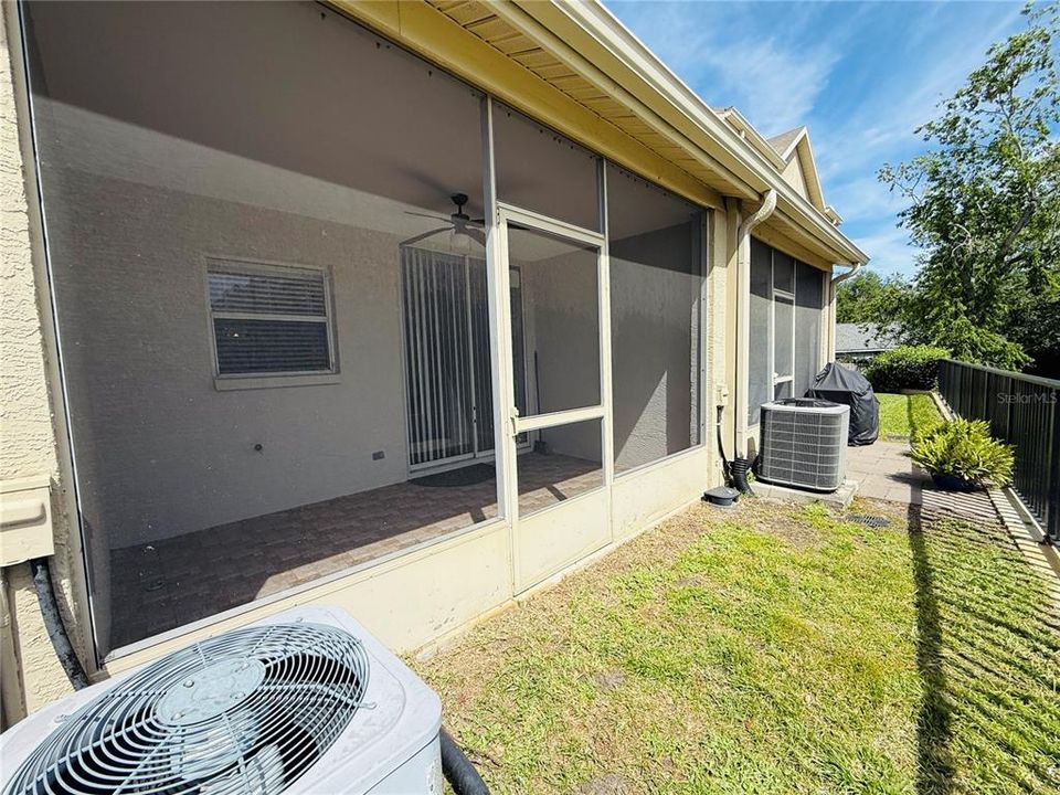 Active With Contract: $1,900 (2 beds, 2 baths, 1406 Square Feet)