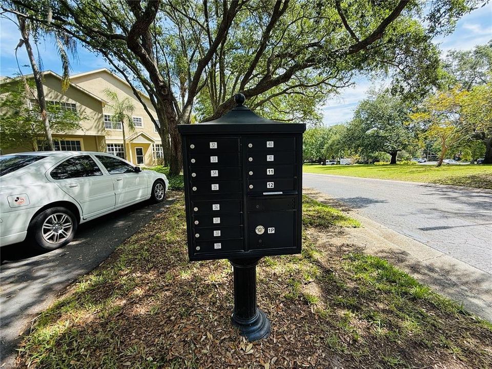 Active With Contract: $1,900 (2 beds, 2 baths, 1406 Square Feet)