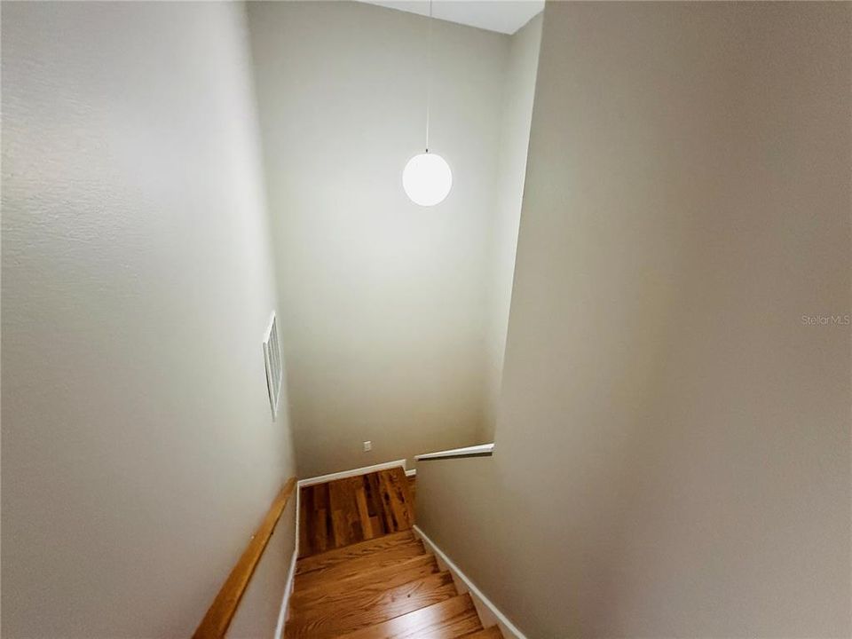 Active With Contract: $1,900 (2 beds, 2 baths, 1406 Square Feet)