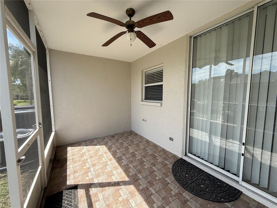 Active With Contract: $1,900 (2 beds, 2 baths, 1406 Square Feet)