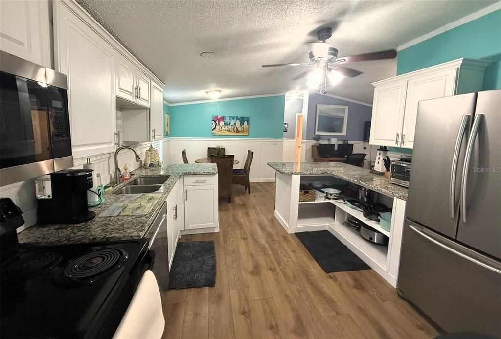 For Sale: $312,000 (3 beds, 2 baths, 1080 Square Feet)