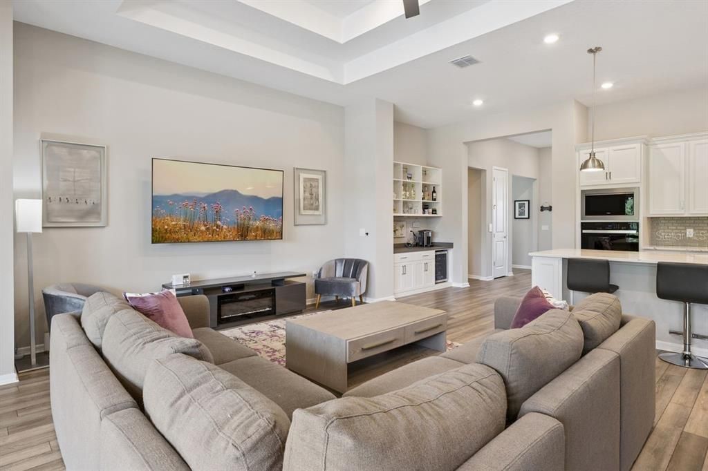En Venta: $975,000 (3 camas, 2 baños, 2270 Pies cuadrados)