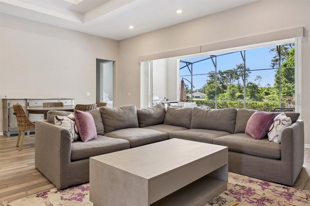 En Venta: $975,000 (3 camas, 2 baños, 2270 Pies cuadrados)
