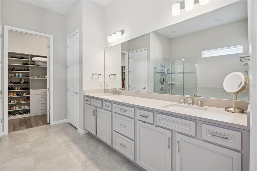 En Venta: $975,000 (3 camas, 2 baños, 2270 Pies cuadrados)