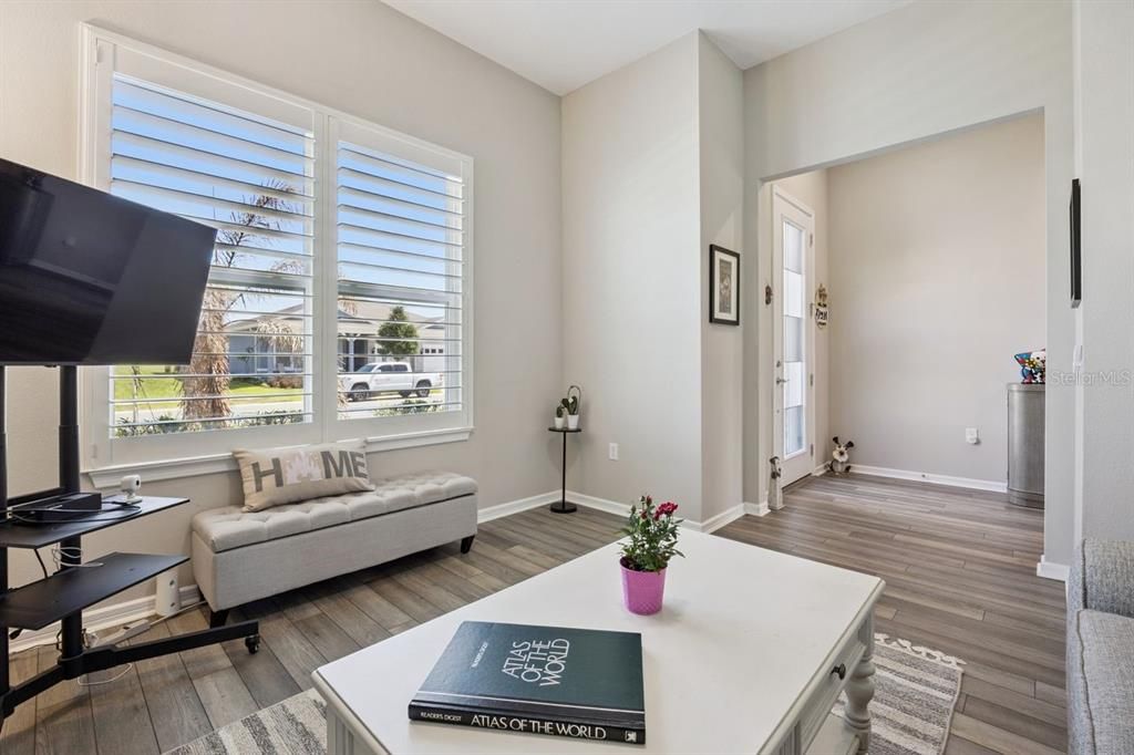 En Venta: $975,000 (3 camas, 2 baños, 2270 Pies cuadrados)