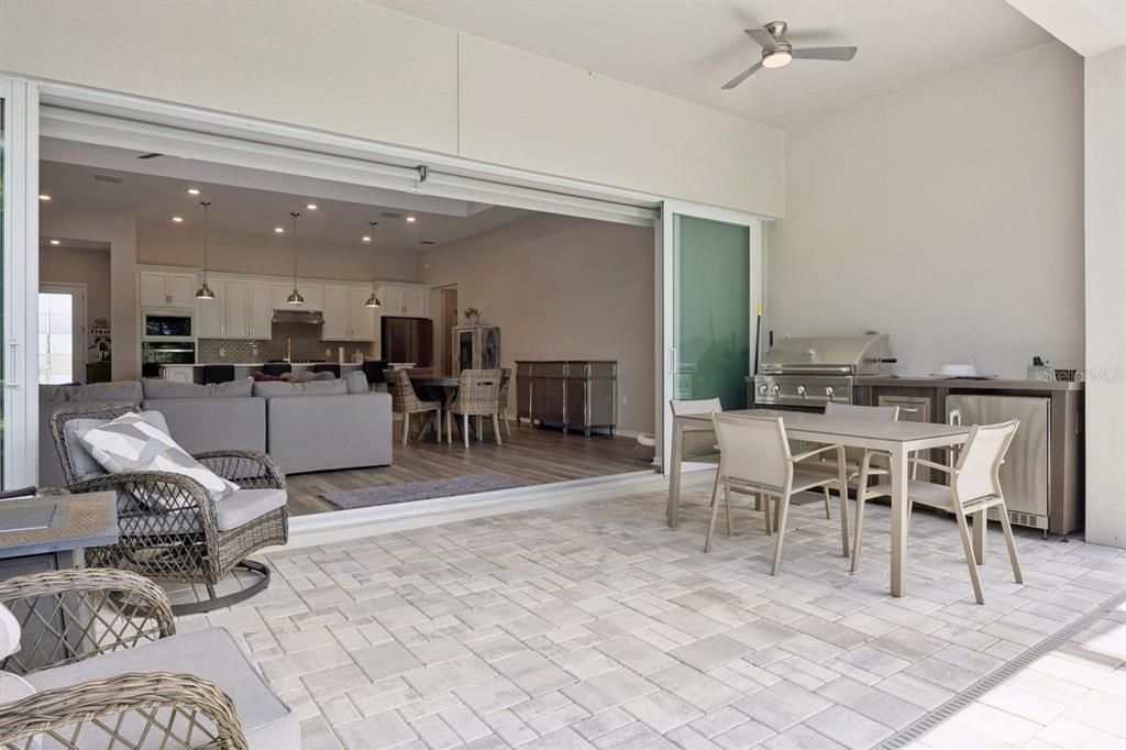 En Venta: $975,000 (3 camas, 2 baños, 2270 Pies cuadrados)