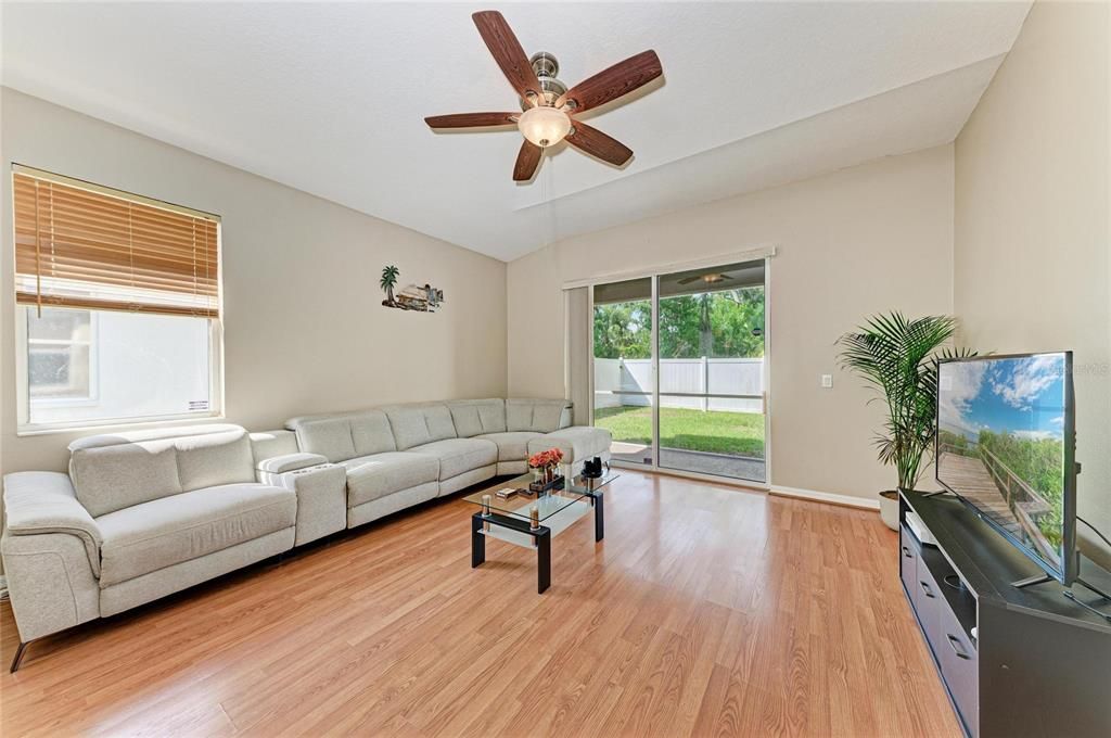 For Sale: $370,000 (4 beds, 2 baths, 1997 Square Feet)