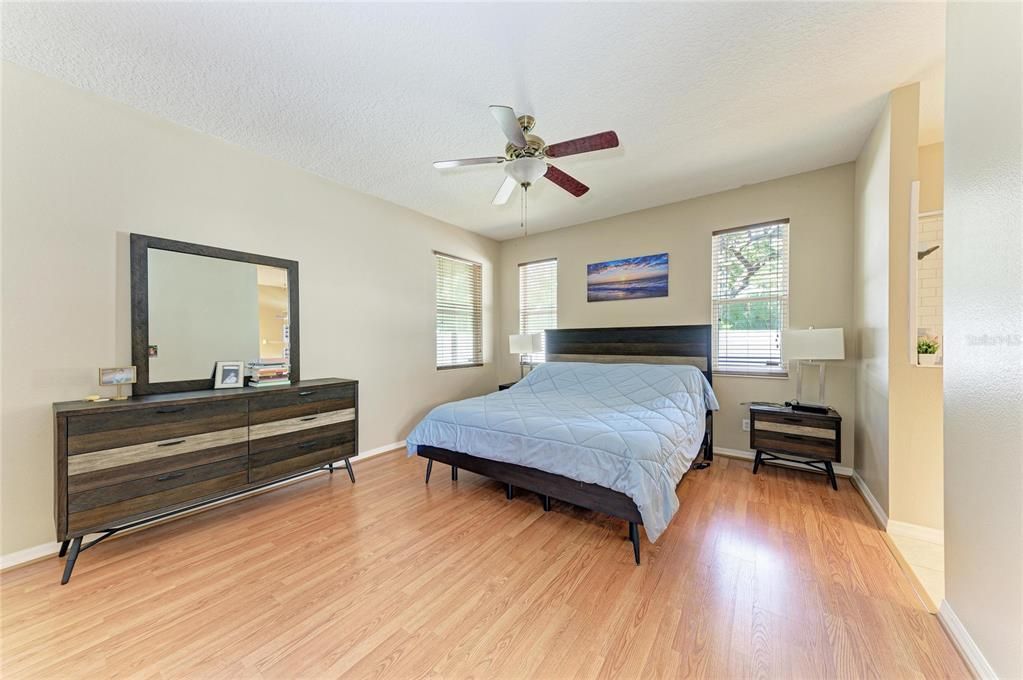 For Sale: $370,000 (4 beds, 2 baths, 1997 Square Feet)