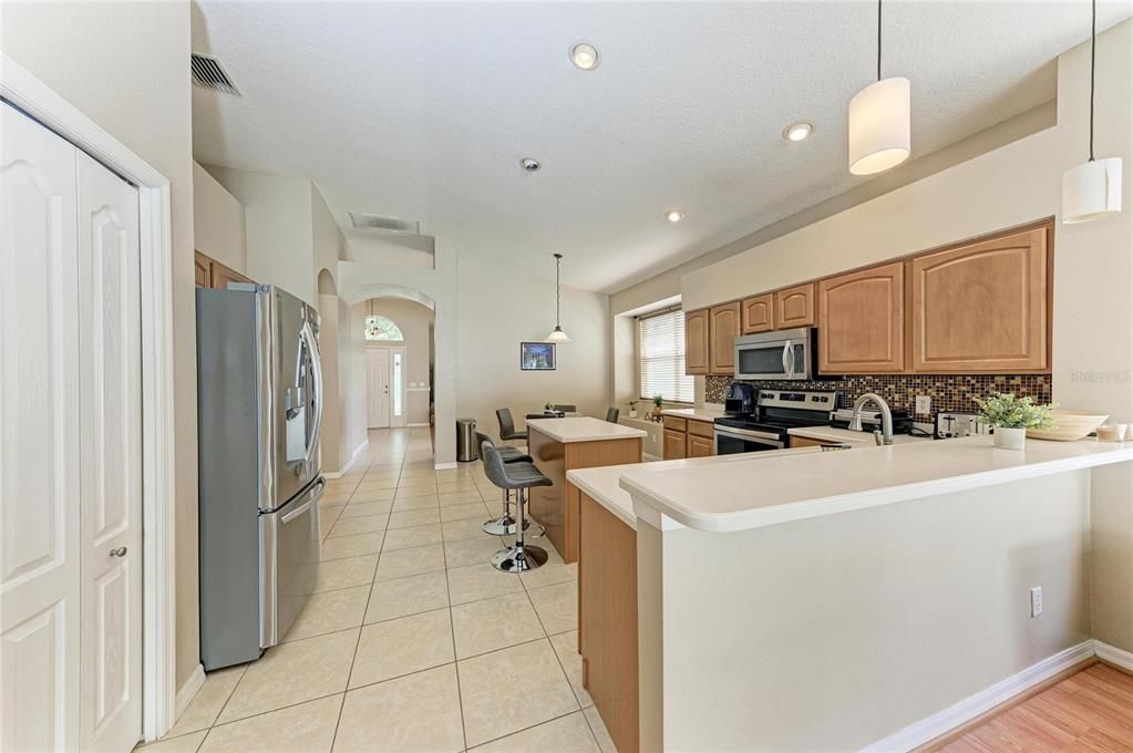 For Sale: $370,000 (4 beds, 2 baths, 1997 Square Feet)