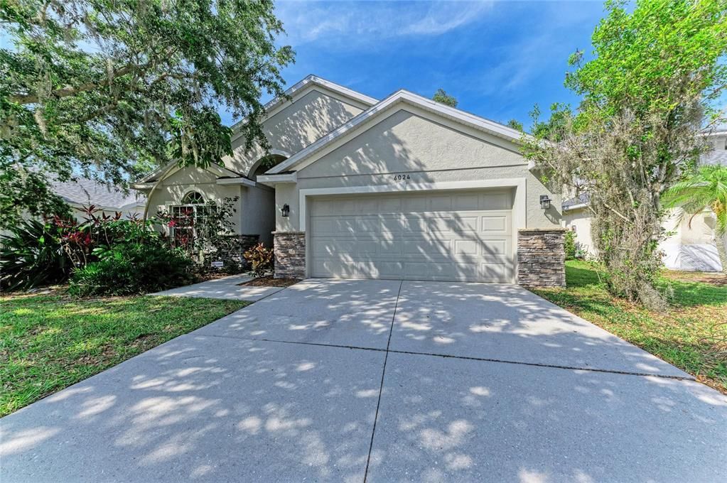 For Sale: $370,000 (4 beds, 2 baths, 1997 Square Feet)