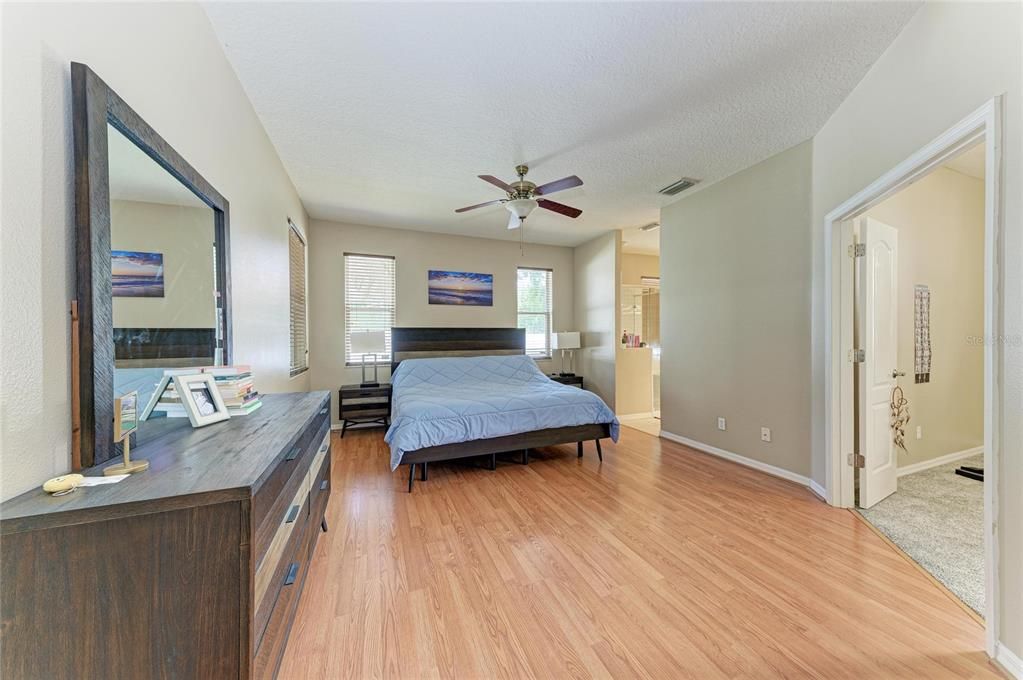 For Sale: $370,000 (4 beds, 2 baths, 1997 Square Feet)