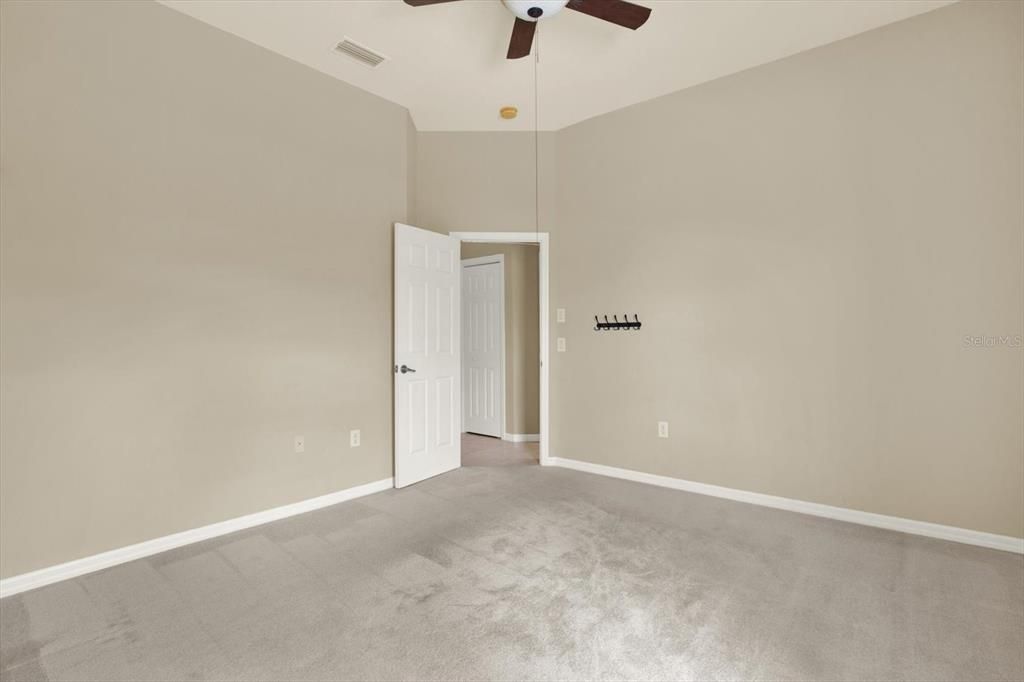 Activo con contrato: $760,000 (4 camas, 4 baños, 3643 Pies cuadrados)