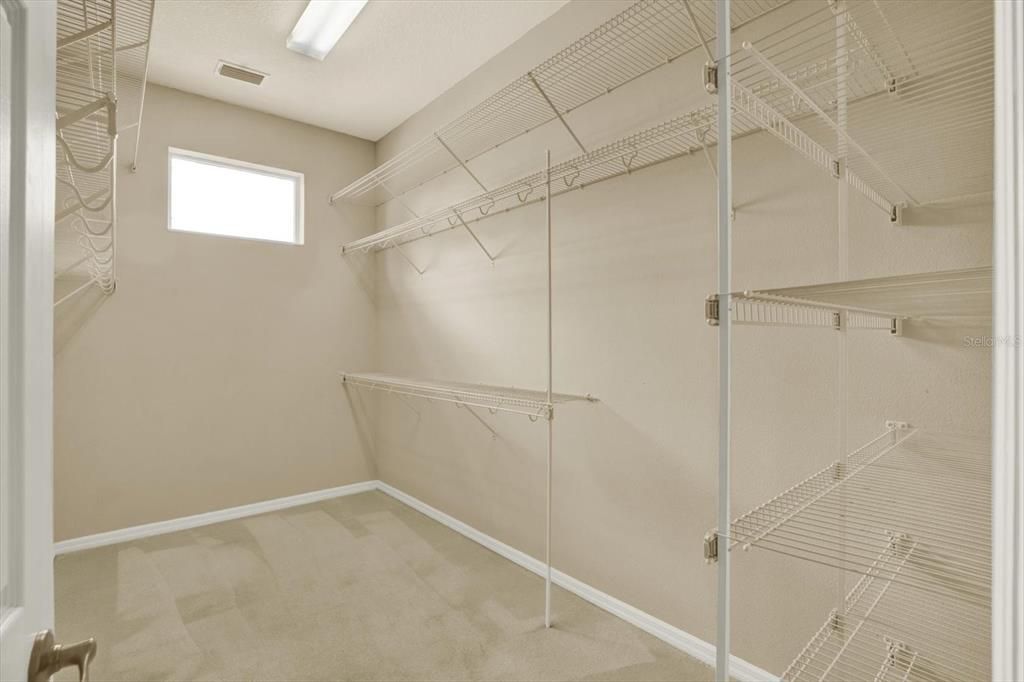 Activo con contrato: $760,000 (4 camas, 4 baños, 3643 Pies cuadrados)