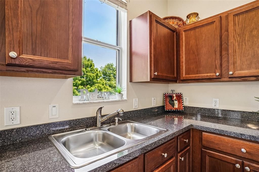 Activo con contrato: $310,000 (3 camas, 2 baños, 1537 Pies cuadrados)