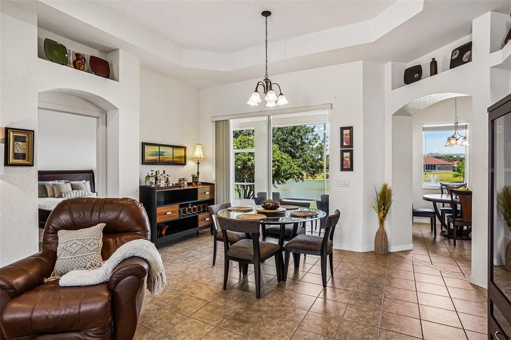 Activo con contrato: $310,000 (3 camas, 2 baños, 1537 Pies cuadrados)