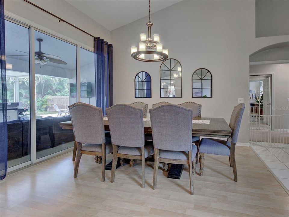 For Sale: $524,000 (3 beds, 2 baths, 2374 Square Feet)