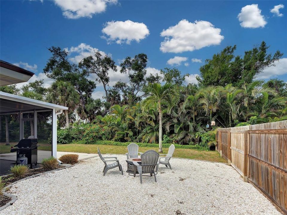 For Sale: $524,000 (3 beds, 2 baths, 2374 Square Feet)