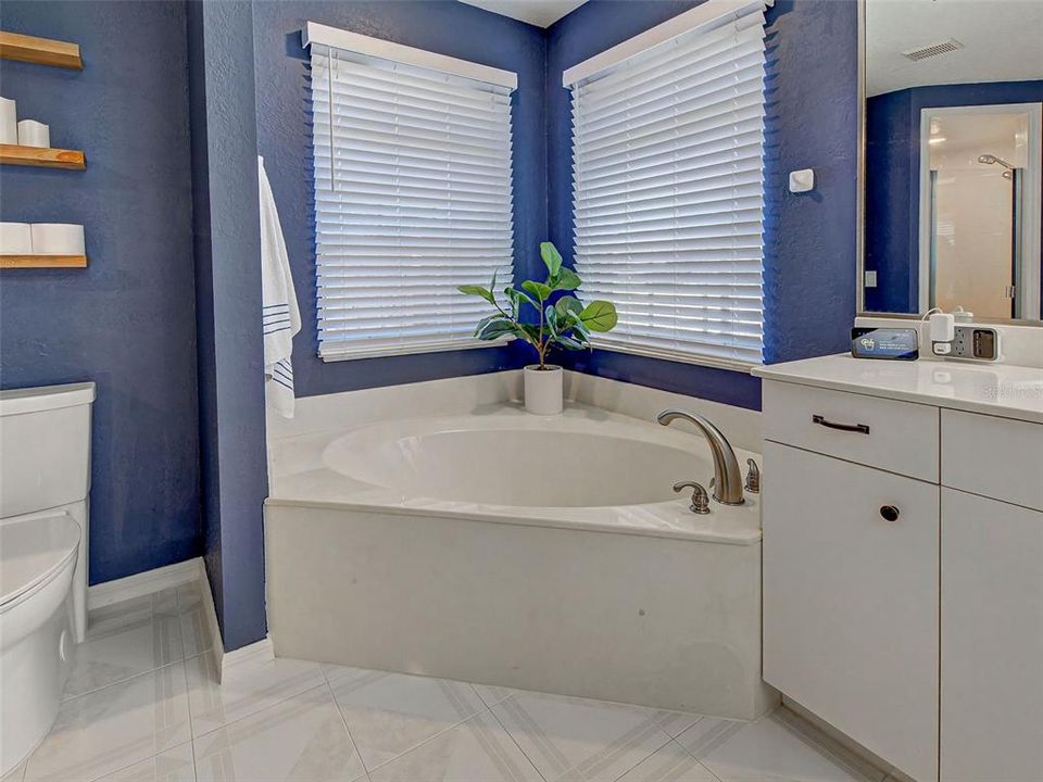 For Sale: $524,000 (3 beds, 2 baths, 2374 Square Feet)