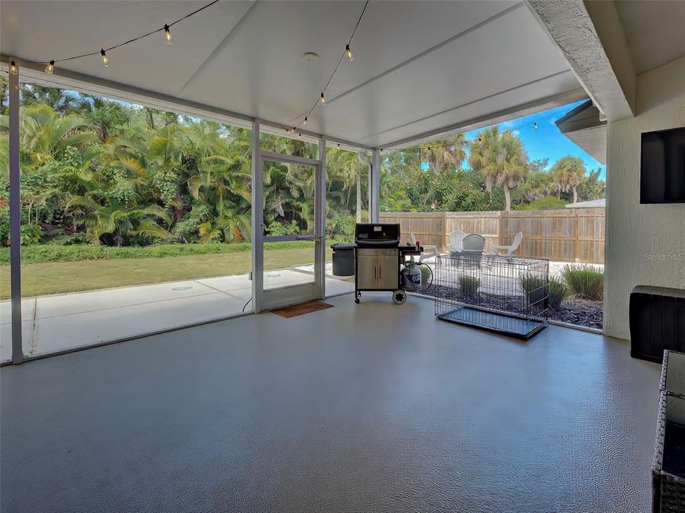 For Sale: $524,000 (3 beds, 2 baths, 2374 Square Feet)