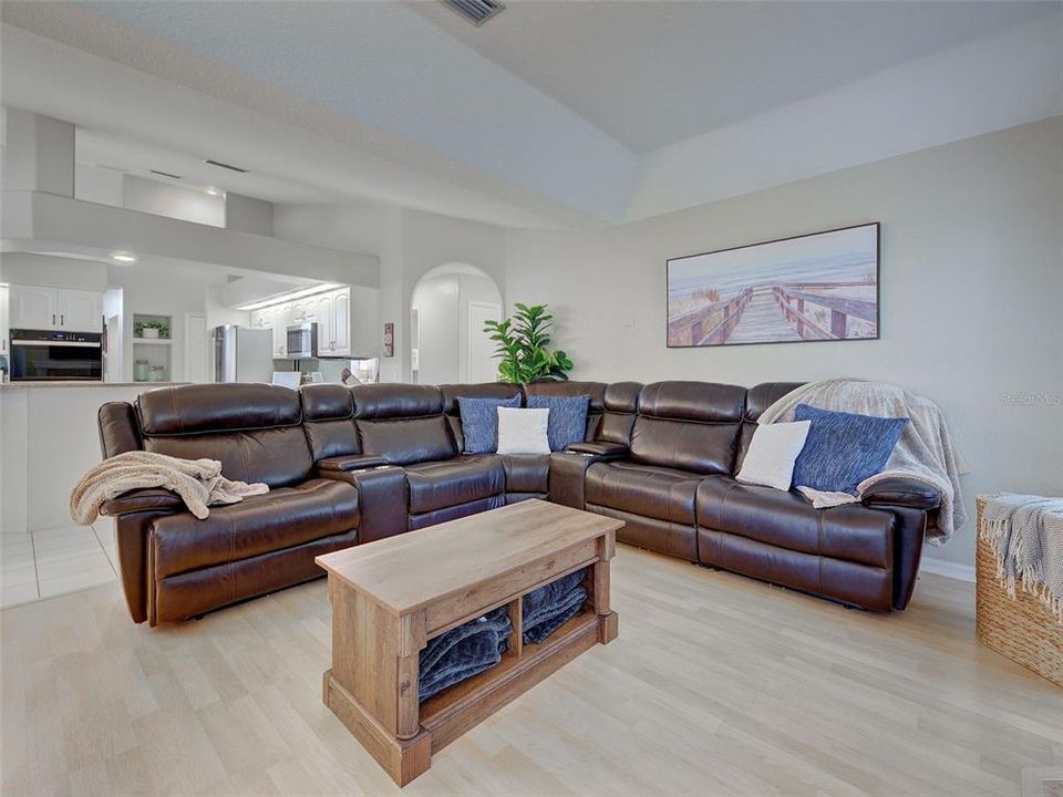 For Sale: $524,000 (3 beds, 2 baths, 2374 Square Feet)