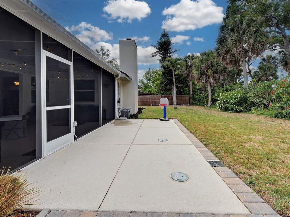 For Sale: $524,000 (3 beds, 2 baths, 2374 Square Feet)