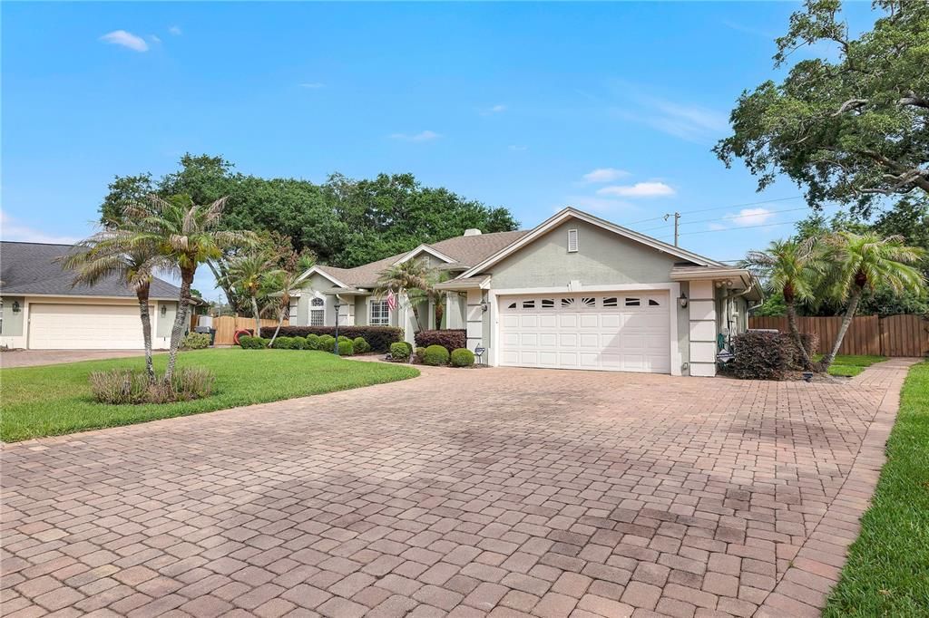 Activo con contrato: $650,000 (4 camas, 2 baños, 1960 Pies cuadrados)